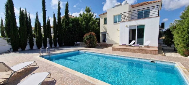 Mandria Villa, 3 bed with pool in Mandria Pafou