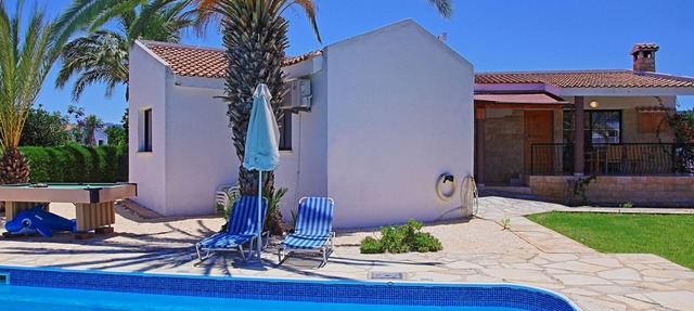Maria Latchi: Private villa with pool above Latchi, sea views, a few minutes from the beach in Latchi