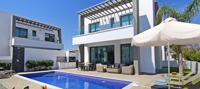 MEGAN - Exceptional 3Bed Villa 50meters to Pernera Golden Beach in Paralimni