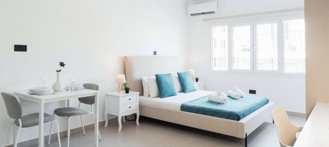 Modern Central Studio Walk to Beach & Dining in Lemesos