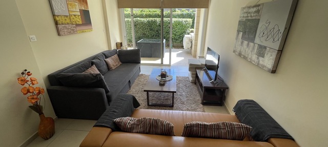 Modern ground floor apartment with patio, pool and tennis court in Pyla Gardens