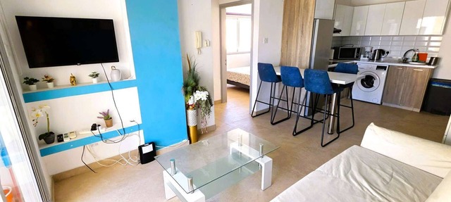Modern Retreat: 2br Stylish Apt with Comfy Rooms! in Larnaca