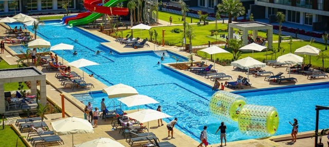 Modern Studio Flat with Pool Near Beach, Iskele in Yeni Iskele