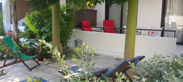Near the beach Apartment with garden in Perivolia