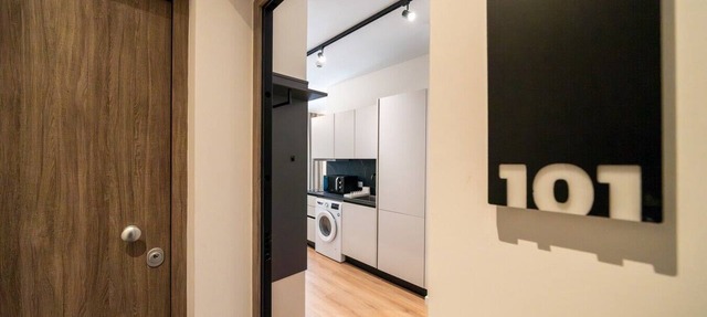 New central studio with balcony in Limassol
