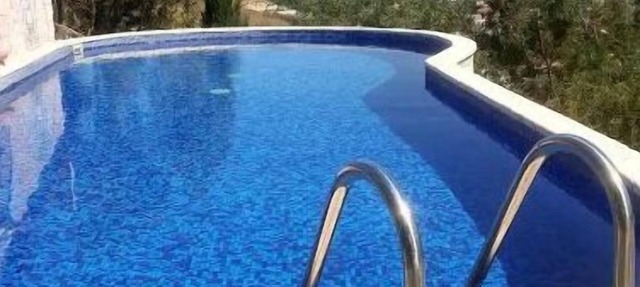 New Private Swimming pool and hot tub Villa in Stroumpi