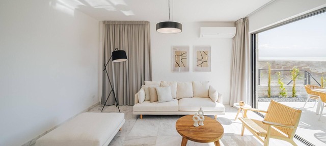 Oasis Villa 6 - Three Bedroom Villa, Sleeps 6 in Chloraka