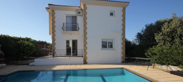 Olive Tree Villa 3 Bedroom with private pool. in kyrenia