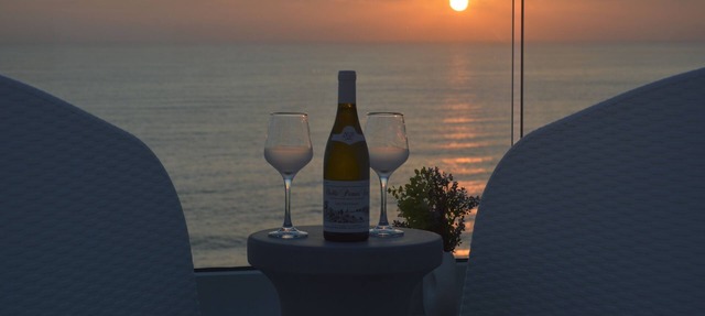 Olymp Luxury House - Beachfront House with Amazing Sea Views and a Private Pool. in Kissonerga