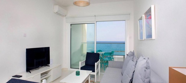 On the Beach Penthouse in Agios Tychonas