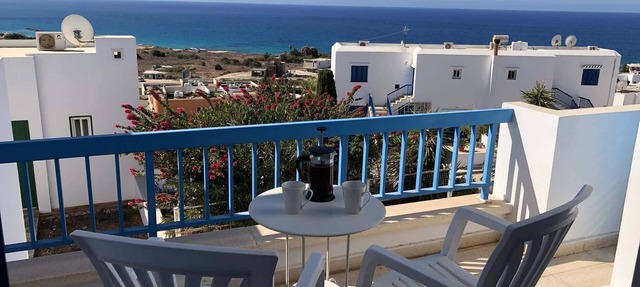 Paphos: 2BR Apt | Amazing Sea Views | Pool | 15 Min Walk to Beach in Paphos