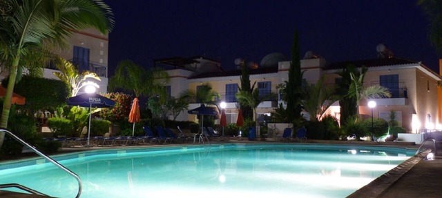 Paphos Airport Transfers, Beautiful Apartment,Small Complex,Large Pool,Free WiFi in Paphos