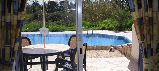 PARADISE VILLA, 3 bedrooms, roof terrace, pool, free Wi-Fi, close to amenities in Paphos