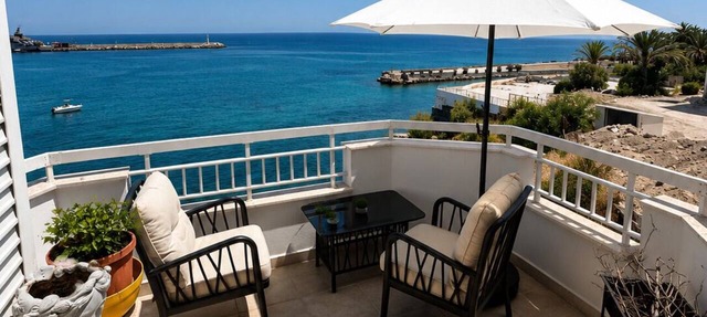 Peaceful, in Kyrenia, right on the seafront with a magnificent sea view in Kyrenia