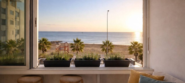Perfect seafront 3-bedroom apartment in prime location in Larnaka