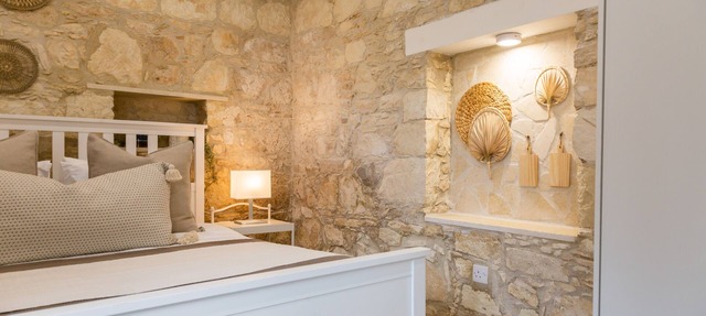 Phaedrus Living Luxury Stone House Armou in Armou