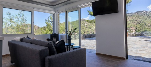 Phaedrus Living: Palaiomylos Forest Residence in Palaiomylos