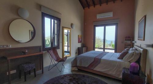 Pine and Olive Seahouse in Neo Chorio