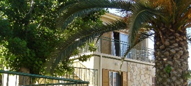 Pissouri Beach - 1 Bed Apt just 100m Pissouri's Blue Flag Beach - Communal Pool in Pissouri