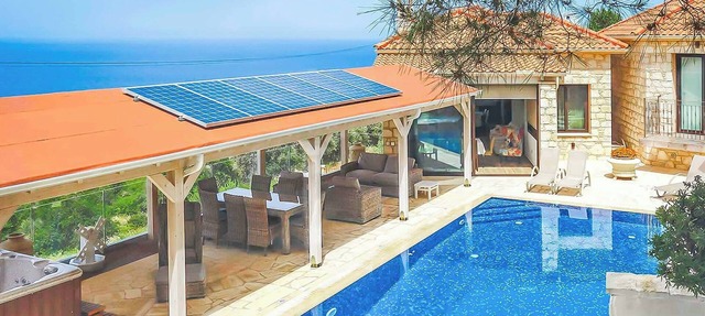Pomos View - Four Bedroom Villa, Sleeps 8 in Pachyammos