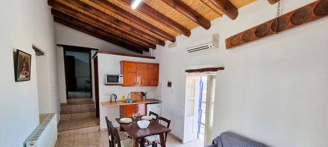 Poseidon Poolview Apartment in Skarinou