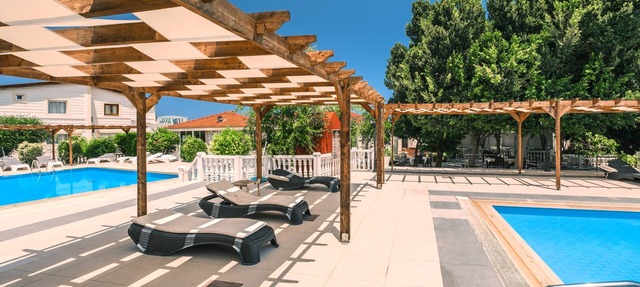 Private House with Common Pool in Kyrenia in Girne