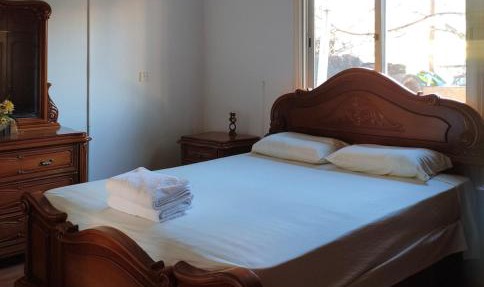 Private Room with Private Bathroom near Paphos Center in Paphos