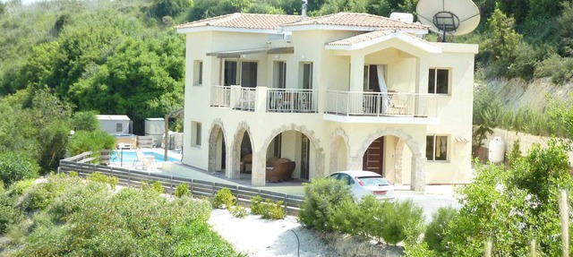 Private Villa, stunning views, pool, Hottub,Ideal Base to explore the West Coast in Theletra