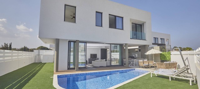 Protaras Almaria Villa ALM08 - a villa that sleeps 6 guests in 3 bedrooms in Protaras
