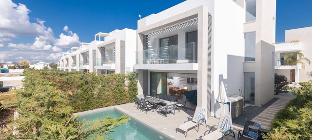 Protaras Azure Villa AZV15 - a villa that sleeps 7 guests in 3 bedrooms in Protaras
