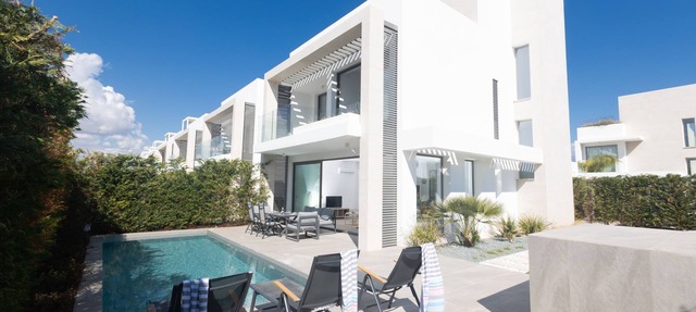 Protaras Azure Villa AZV16 - sleeps 7 guests in 3 bedrooms in Protaras