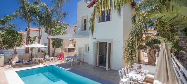 Protaras Katerina Villa KV53 - a villa that sleeps 7 guests in 3 bedrooms in Larnaca
