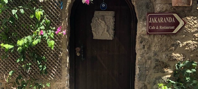 Quirky Original Turkish Stone House in the heart of town in Girne