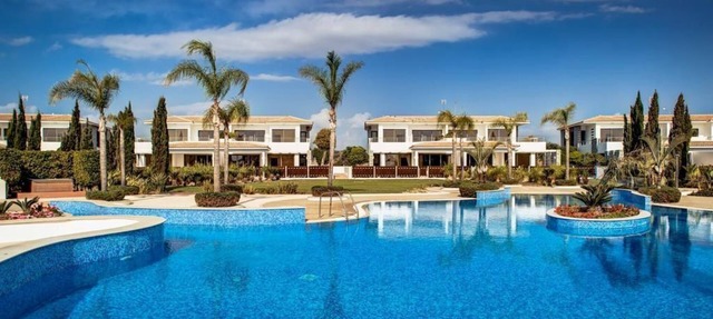 R 1050 Francis Villa with Side Sea View, High-speed Internet Access & Lounge in Mazotos