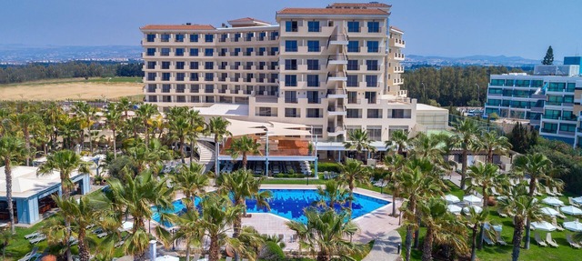R 1140 Theo’s Standard Sea View With full Board, Private Balcony & Safe Deposit Box in Yeroskipou