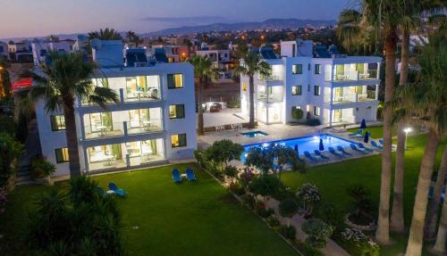 Rododafni Beach Apartments in Paphos