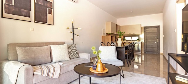 Sanders River Plaza - Cool 2-Bdr Apt with Balcony in Limassol