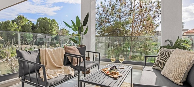 Sanders Triple - Lovely 1-Bdr Apt with Balcony in Limassol