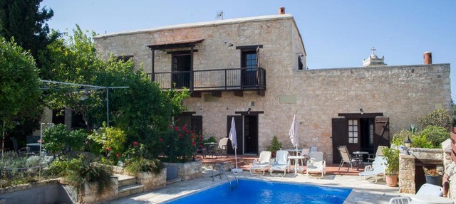 Sappho Manor House in Drousha