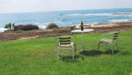 Sea Front Villa With Private HEATED Pool, Quiet area Paphos 322 in Kissonerga