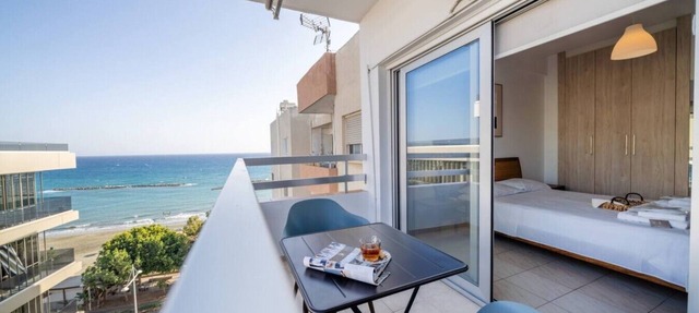 Seafront central 1 bedroom flat in Limassol