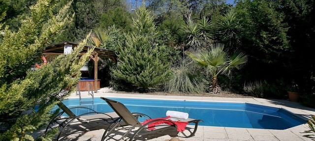 Single Storey Villa, Private Pool, Hot Tub set in the Leafy Miliou Valley amongst the Citrus Groves! in Miliou