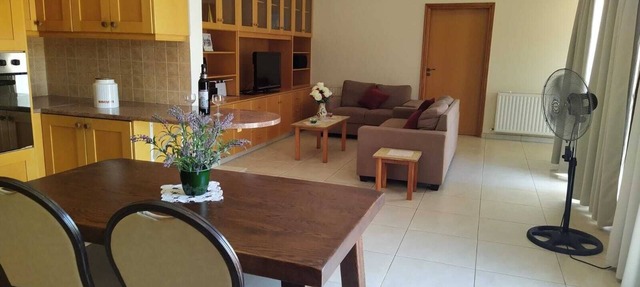 Spacious 4 bedroom modern flat with ideal access to explore all of Cyprus in Nicosia