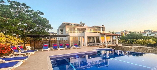 Spacious Family Villa with Infinity Pool & Superb Sea-views whilst Lying in Bed in Esentepe