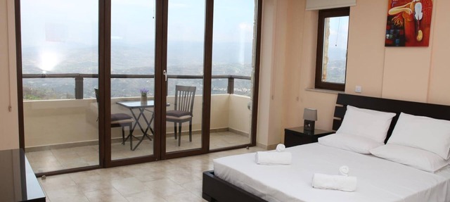 Starlit Villa in Theletra