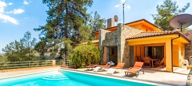 STAY Hillcrest Panorama Villa in Moniatis