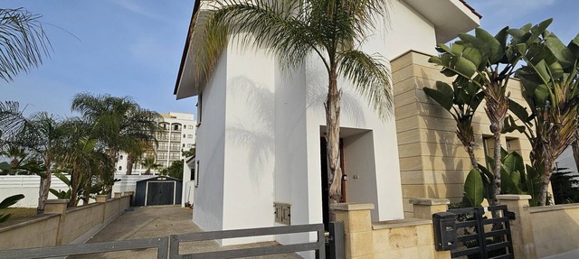 STAY Sunset Lagoon Villa in Pyla
