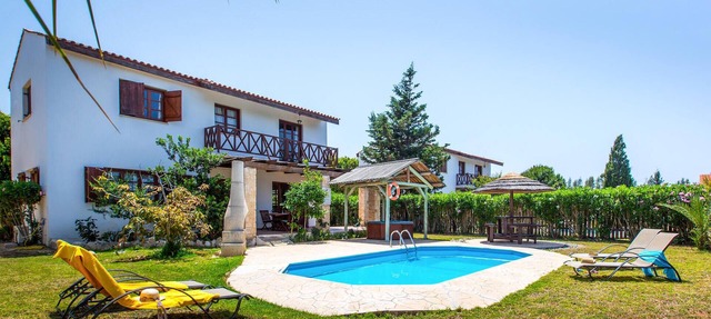 Stunning home in Pomos with WiFi in Pomos