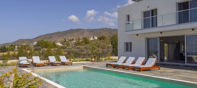 Stunning luxury villa with panormaic views, bar and gazebo in Agia Marina
