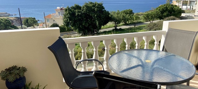 Stunning Sea View Apartment in the Sea Caves in Peyia